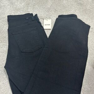 NWT Mother Jeans. The Dodger Sneak.  Color is pitch.  Size 26.